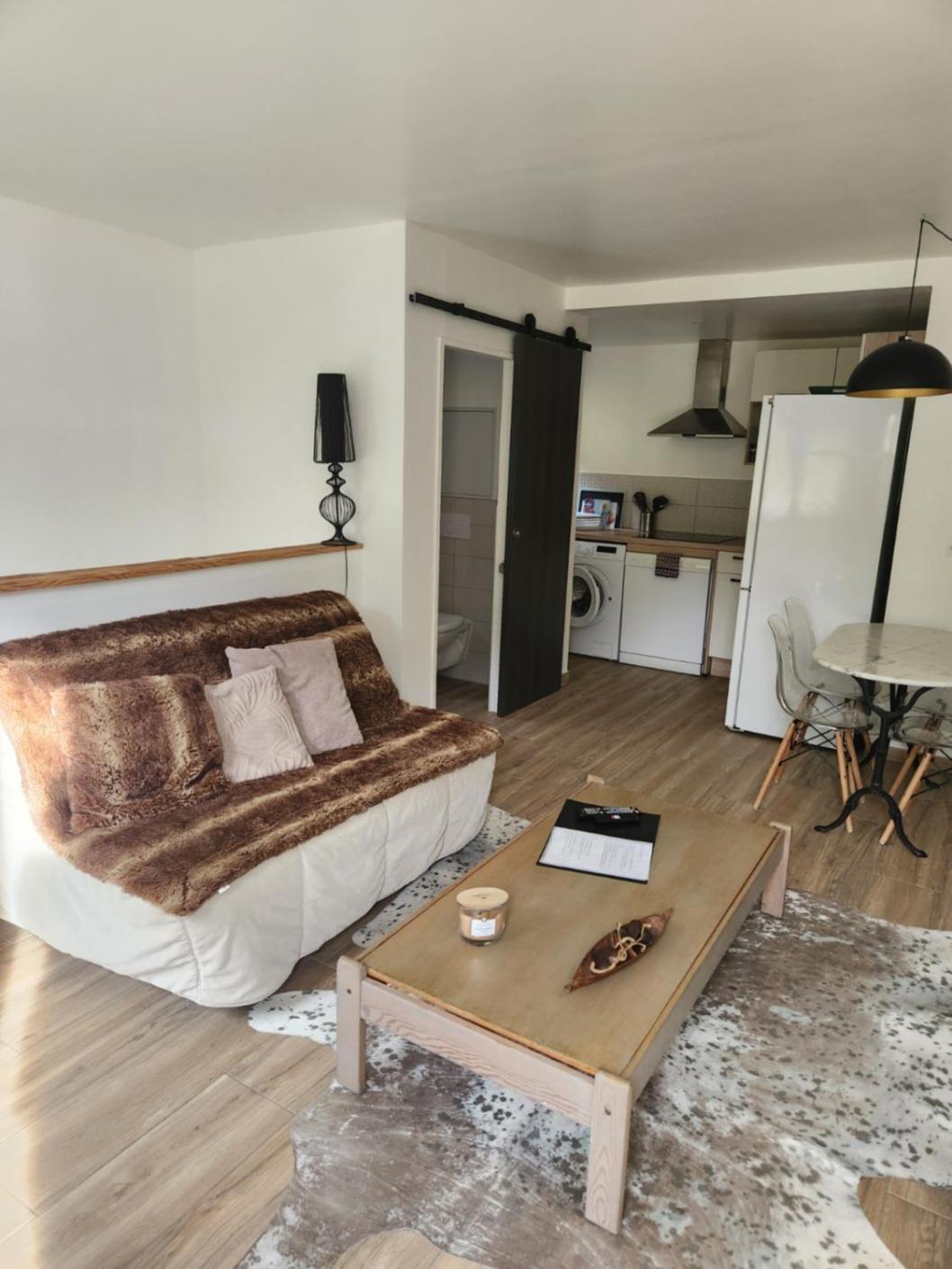 Agreable Renove Situe Dans Les Hauteurs De Apartment